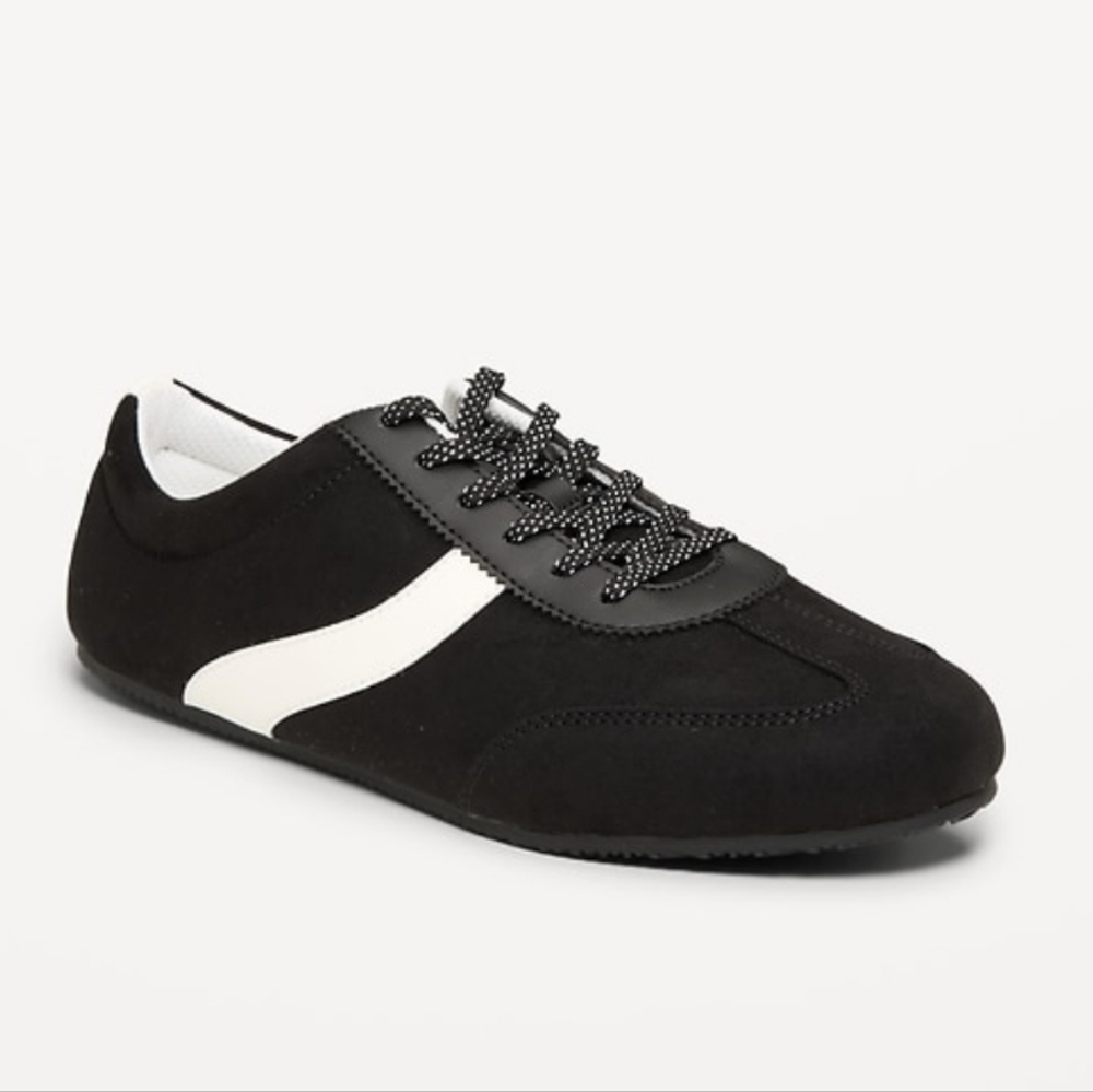 NWOT OLD NAVY Sneakers Black White ( Size 7 Womens )